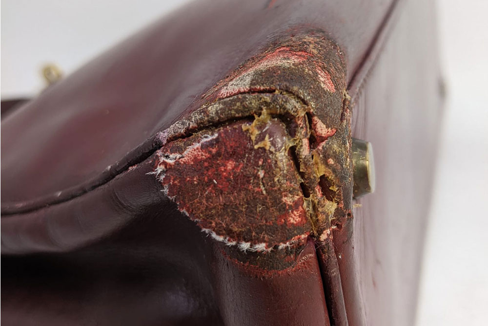 Coins de sac abimés